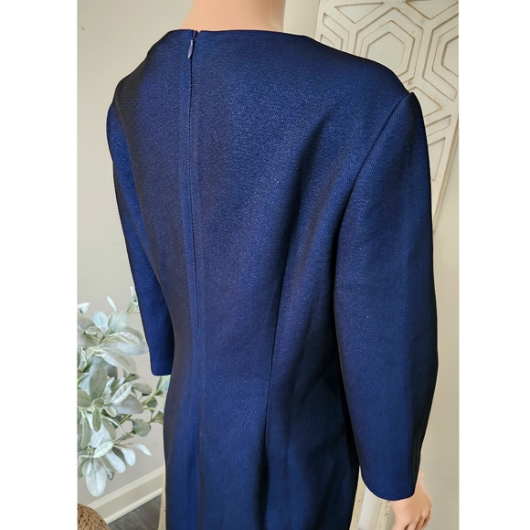 Elegant Dark Blue Metallic Flowers Details V-neck 3/4 Sleeve Sheath Dress - Picture 4 of 7